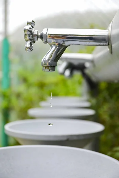 Robinet Avec Eau Goutte Goutte Robinet Gros Plan Avec Goutte — Photo