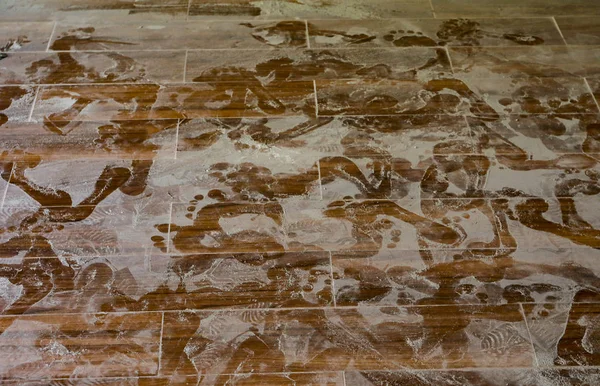 タイルの床の足跡 — ストック写真
