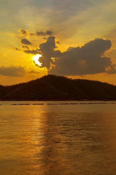 Typiskt För Landskaps Berget Och Himlen Efter Solnedgången Thailand — Stockfoto