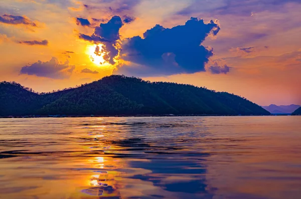 Typiskt För Landskaps Berget Och Himlen Efter Solnedgången Thailand — Stockfoto