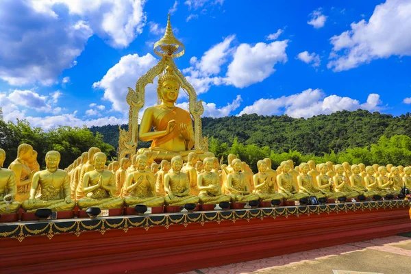Estatua Buda Oro Con Entre Pequeña Estatua Buda 250 Makha — Foto de Stock
