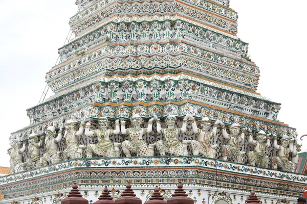 Wat Arun Ratchawararam Ratchaworamahawihan. Bangkok, Thajsko. — Stock fotografie