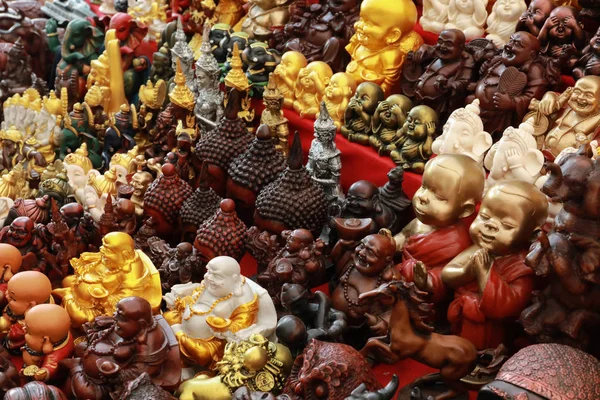 タイの手作りの仏像のコレクション — ストック写真