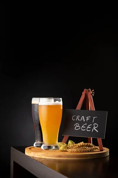 Detail Two Types Craft Beer Served Glasses Bar Counter Glasses — Stock Photo, Image