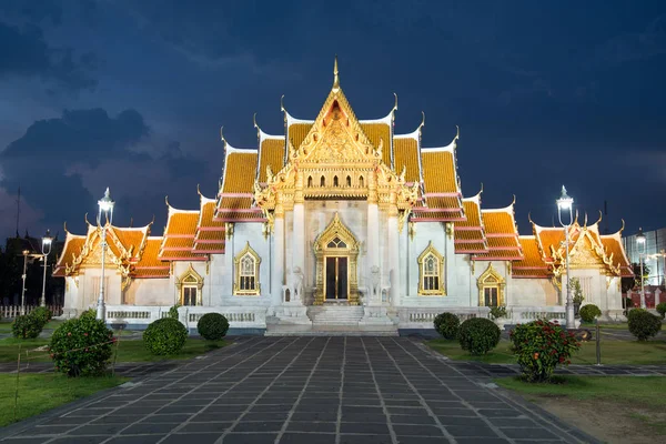 Wat Benjamaborphit Dusitvanaram Мраморный Храм Сумерках Бангкок Таиланд — стоковое фото