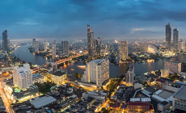 Scenic View Curved Chao Phraya River Bangkok City Downtown Twilight — Stock Photo, Image