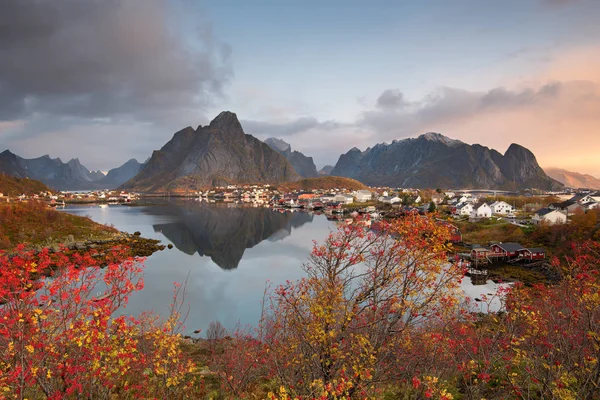 秋のレーヌ漁村の美しい風景, — ストック写真
