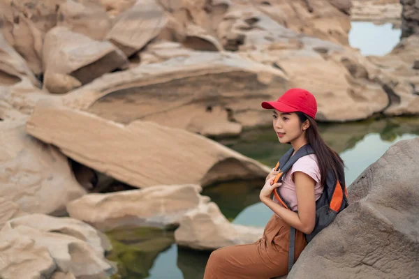 Young Asian Traveler Woman Traveling Sam Pan Bok Morning Ubon — Stock Photo, Image