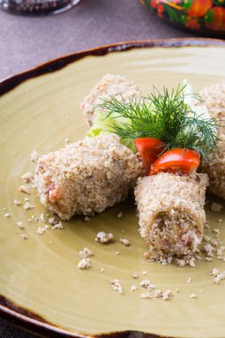 Rus Aperatif kızarmış ve patlıcan rulo dolması