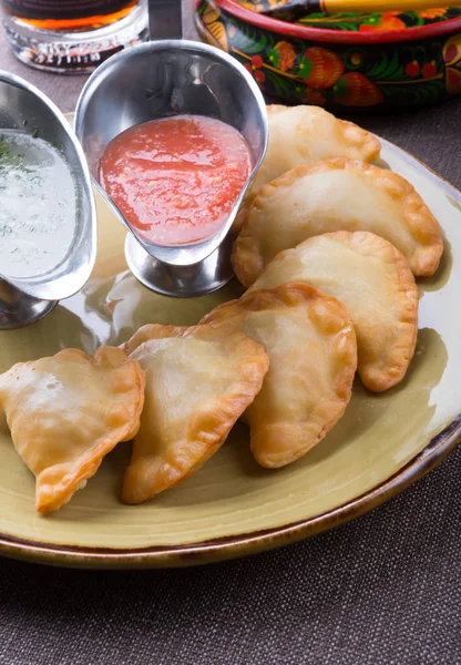 Masa Relleno Frito Tradicional Ruso Pirogi Snack — Foto de Stock