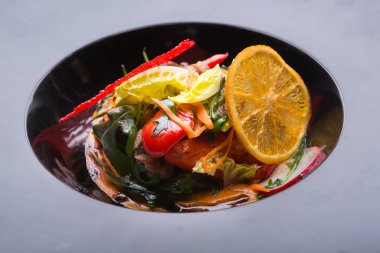 Ablack tabakta Asya biftek salata