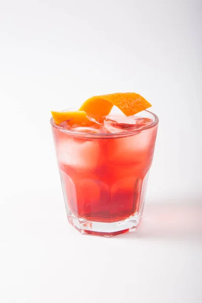 Sticlă Cocktail Alcool Fundal Alb — Fotografie, imagine de stoc