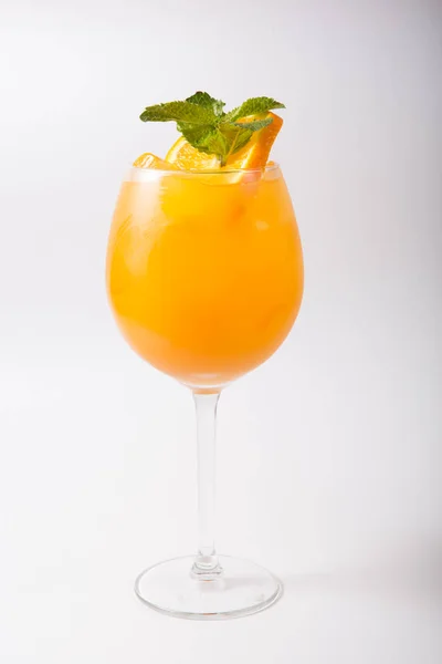 Alkohol Cocktailglas Vit Bakgrund — Stockfoto