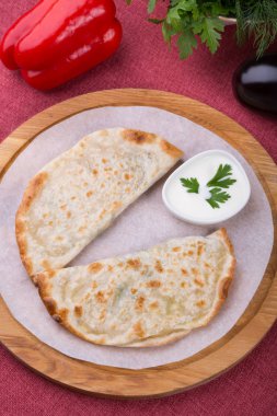 Geleneksel özbek kızarmış cheburek hamur etli dolma