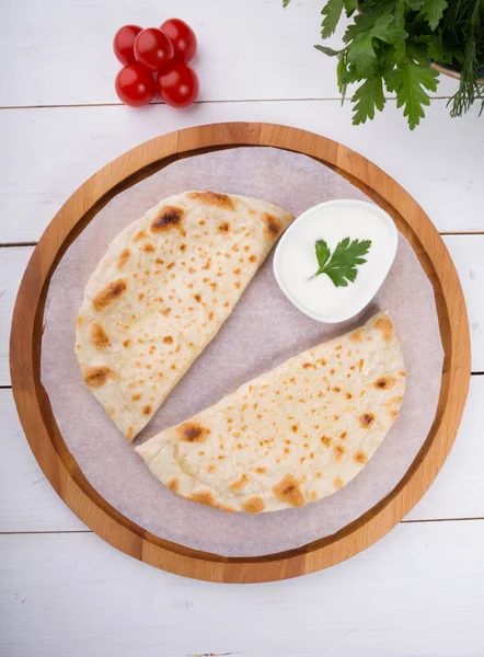 Traditional Uzbek Fried Cheburek Dough Stuffed Meat — Stock Photo, Image