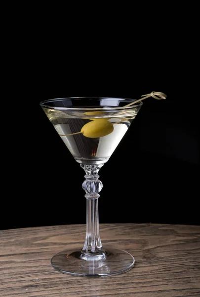 Bicchiere Martini Con Olive Sul Bancone Bar — Foto Stock