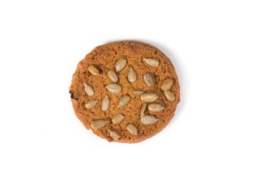 Beyaz bir arka plan üzerinde taze pişmiş yulaf ezmesi kurabiye