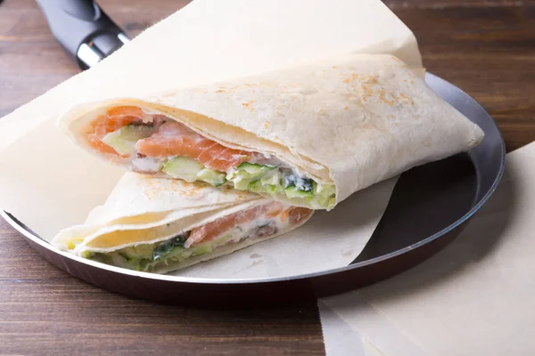 Fast Food Shawarma Rolo Servido Uma Panela — Fotografia de Stock