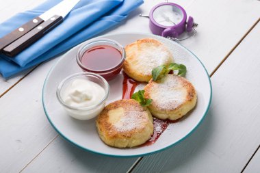 Börek veya hazırlanan ve Kahvaltı servisi için peynirli gözleme