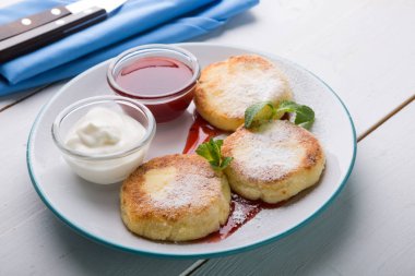 Börek veya hazırlanan ve Kahvaltı servisi için peynirli gözleme