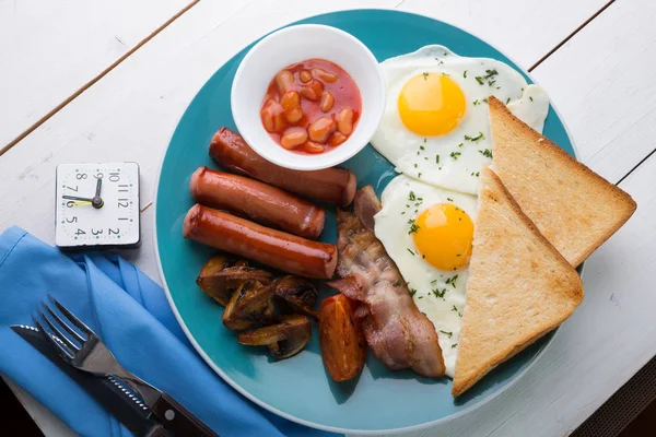 Full English Breakfast Fried Eggs Bacon Beans Sausage — Stock Photo, Image