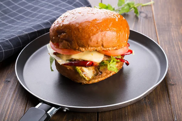 Hamburger Served Small Frying Pan Wooden Table — Stock Photo, Image