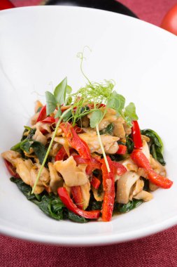 sağlıklı ıspanak salatası