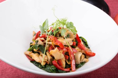 sağlıklı ıspanak salatası