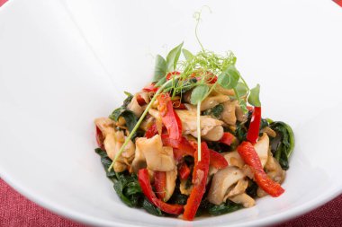 sağlıklı ıspanak salatası