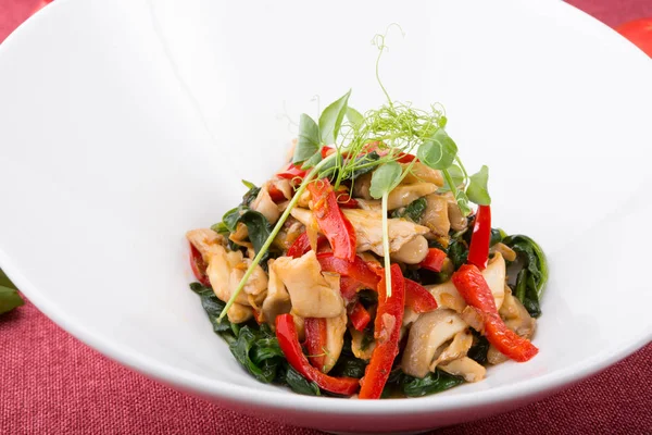 sağlıklı ıspanak salatası