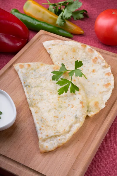 Frito relleno asiático masa pan relleno con queso o carne — Foto de Stock