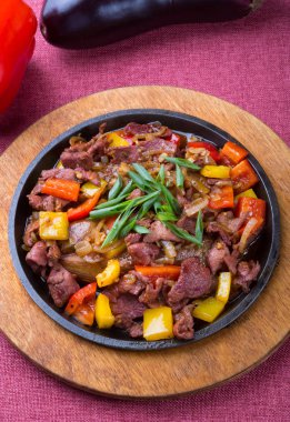 Hazırlanan ve servis edilen et karışımı