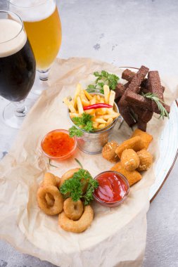 Farklı bira aperatifler bir tabaktabaktabaktabak tabaktabak tabak tabak tabak tabak tabak tabak tabak tabak tabak tabak tabak tabak tabak tabak