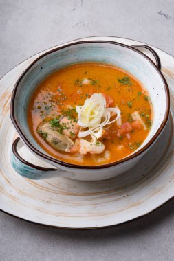 Taze portakal somon çorbası