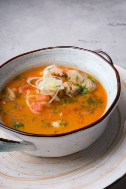 Taze portakal somon çorbası