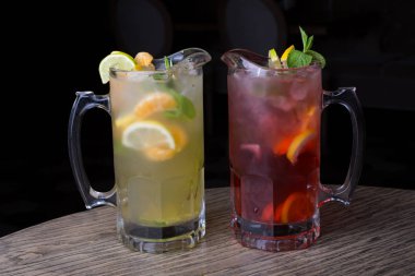 Taze soğuk buzlu limonata Cam sürahi