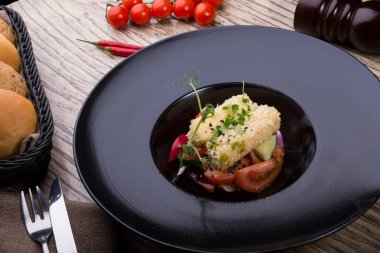 Sebze ile kızarmış peynir çubukları