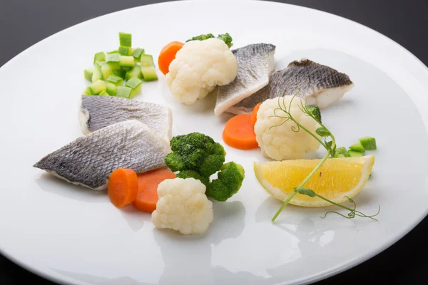 Filetto Pesce Bianco Vapore Con Verdure Piatto Fotografia Stock