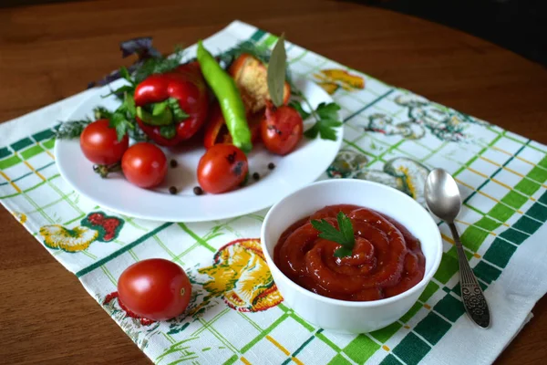 Vegetables Sauce Made Them White Dish Table — Stock Photo, Image