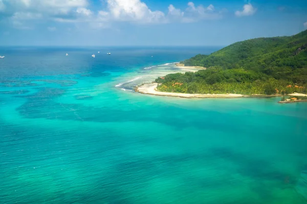 Letecký Pohled Tropický Ostrov Mahe Krásné Laguny Tyrkysovou Vodou — Stock fotografie