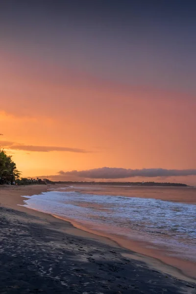 Beautiful Sunset Sea Orange Sky Arugam Bay Ceylon Portrait Format — Stock Photo, Image