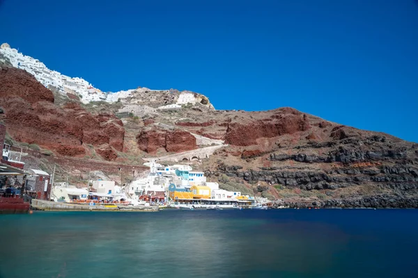 Krásný Panoramatický Výhled Starého Přístavu Ammoudi Pod Slavnou Vesnicí Oia — Stock fotografie