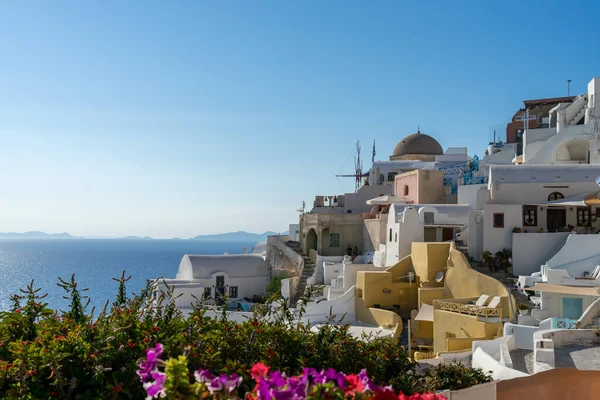 Panoramatický Výhled Město Oia Ostrově Santorini Starými Bílými Domy Tradičním — Stock fotografie
