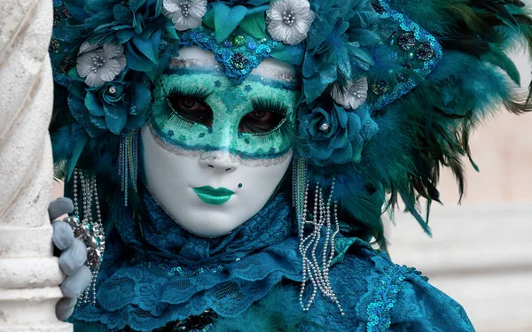 Reveller Dans Masque Elaboré Traditionnel Costume Carnaval Annuel Venise Carnevale — Photo