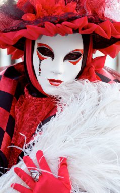 Geleneksel Venedik Karnavalı 'nda (Carnevale di Venezia) geleneksel maskeli ve kostümlü Reveller. Venedik, Veneto, İtalya, Avrupa 