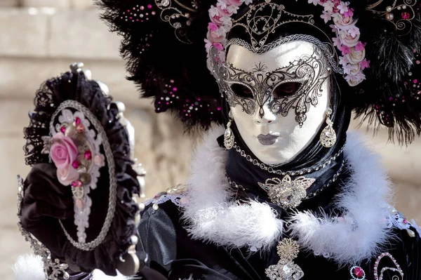 Reveller Traditional Elaborate Mask Costume Annual Venice Carnival Carnevale Venezia — Stock Photo, Image