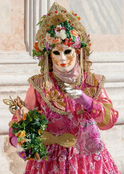 Reveller Traditional Elaborate Mask Costume Annual Venice Carnival Carnevale Venezia — Stock Photo, Image