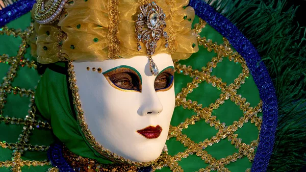 Reveller Traditional Elaborate Mask Costume Annual Venice Carnival Carnevale Venezia — Fotografia de Stock