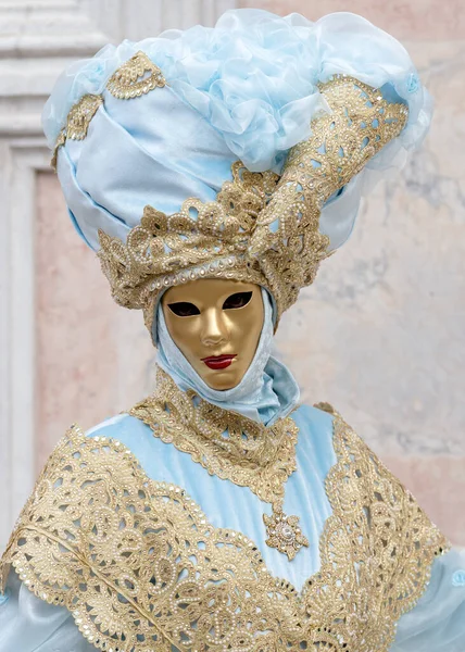 Reveller Traditional Elaborate Mask Costume Annual Venice Carnival Carnevale Venezia — Stock fotografie