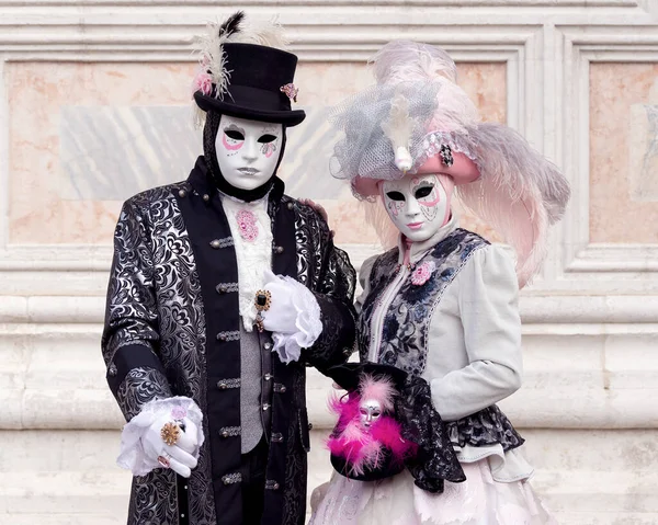 Reveller Traditional Elaborate Mask Costume Annual Venice Carnival Carnevale Venezia — Fotografie, imagine de stoc